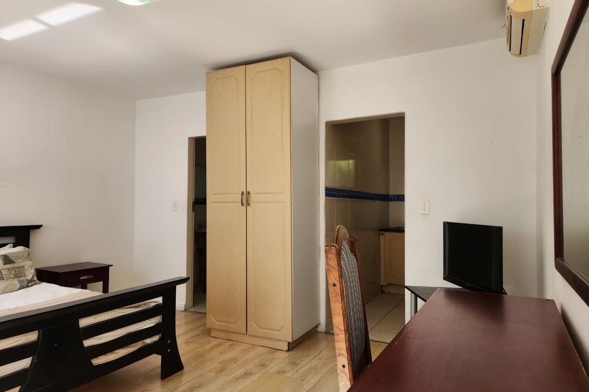 Apartment To Rent in Waverley, Johannesburg - Photo 4