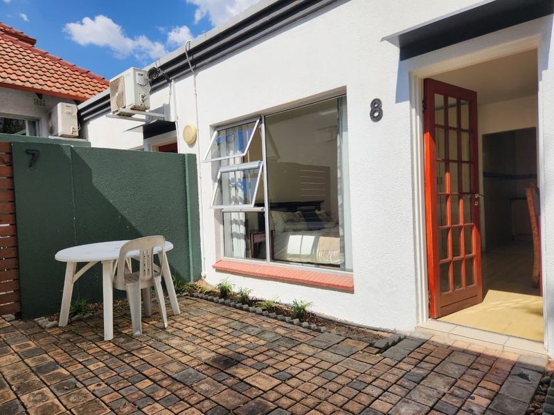 Apartment To Rent in Waverley, Johannesburg - Photo 2