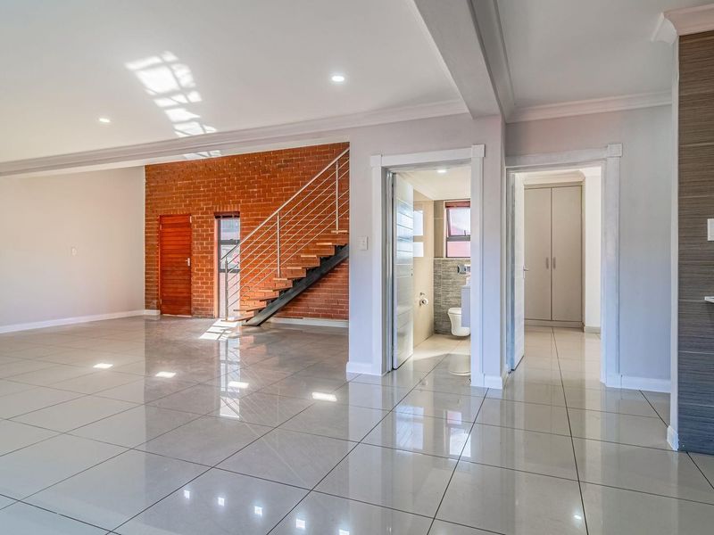 Townhouse For Sale in Willowbrook, Roodepoort - Photo 7