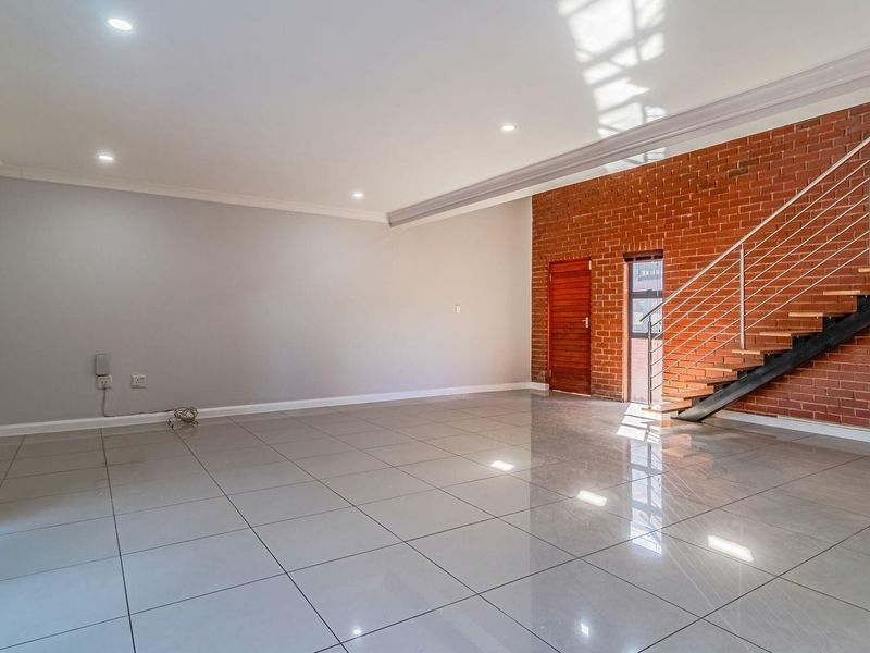 Townhouse For Sale in Willowbrook, Roodepoort - Photo 6