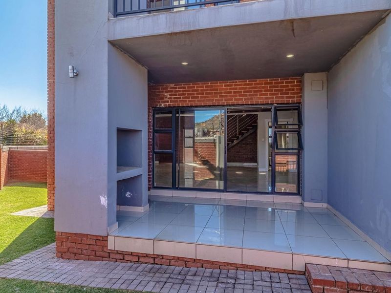 Townhouse For Sale in Willowbrook, Roodepoort - Photo 5