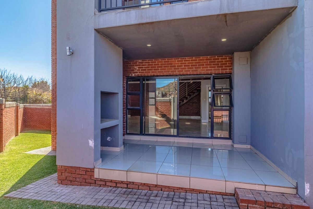 Townhouse For Sale in Willowbrook, Roodepoort - Photo 5