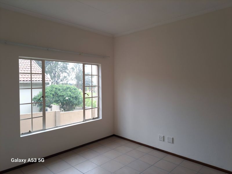3 BEDROOMS 2 BATHROOMS PLUS GARDEN. - Photo 7
