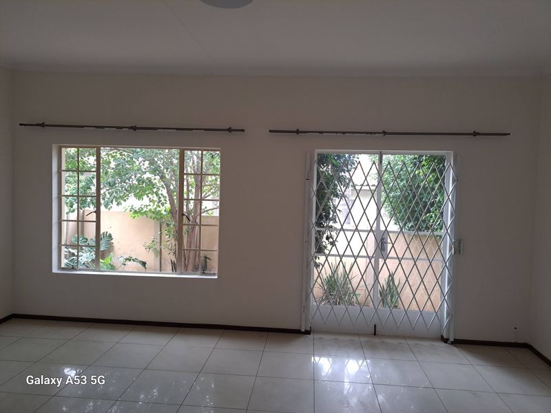 3 BEDROOMS 2 BATHROOMS PLUS GARDEN. - Photo 4