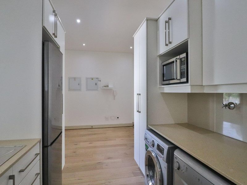 Apartment For Sale in Dunkeld West, Johannesburg - Photo 6