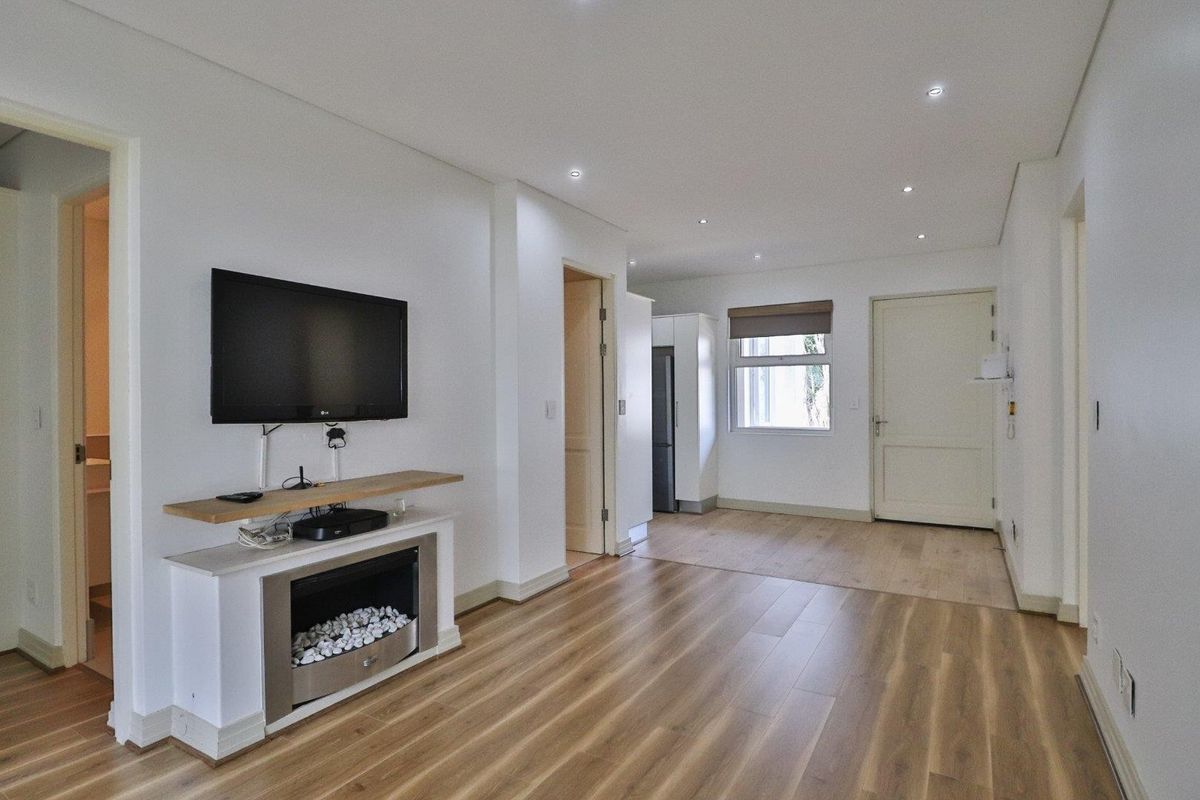 Apartment For Sale in Dunkeld West, Johannesburg - Photo 3