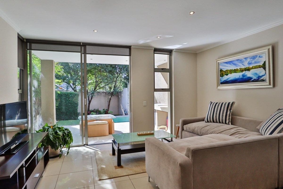 Townhouse For Sale in Parkmore, Sandton - Photo 4
