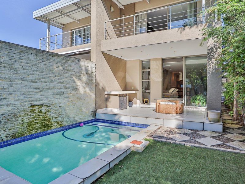 Townhouse For Sale in Parkmore, Sandton - Photo 3