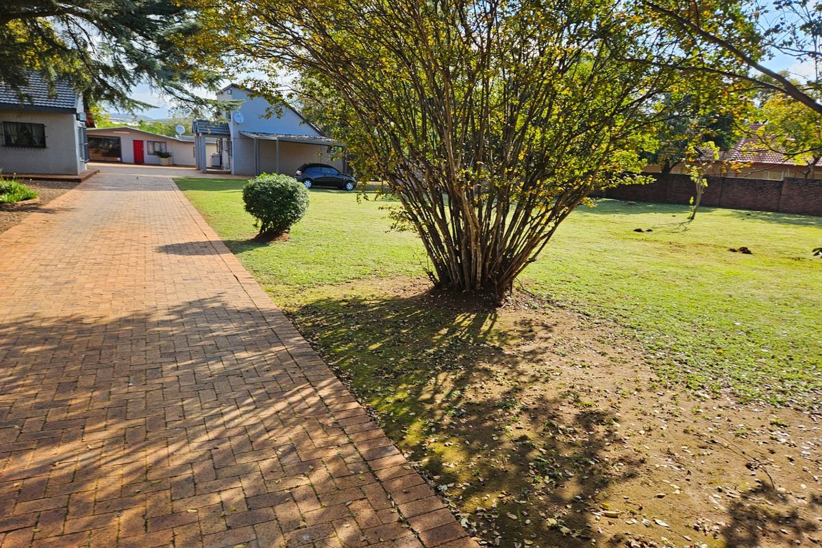 Small Holding For Sale in Raslou AH, Centurion - Photo 2