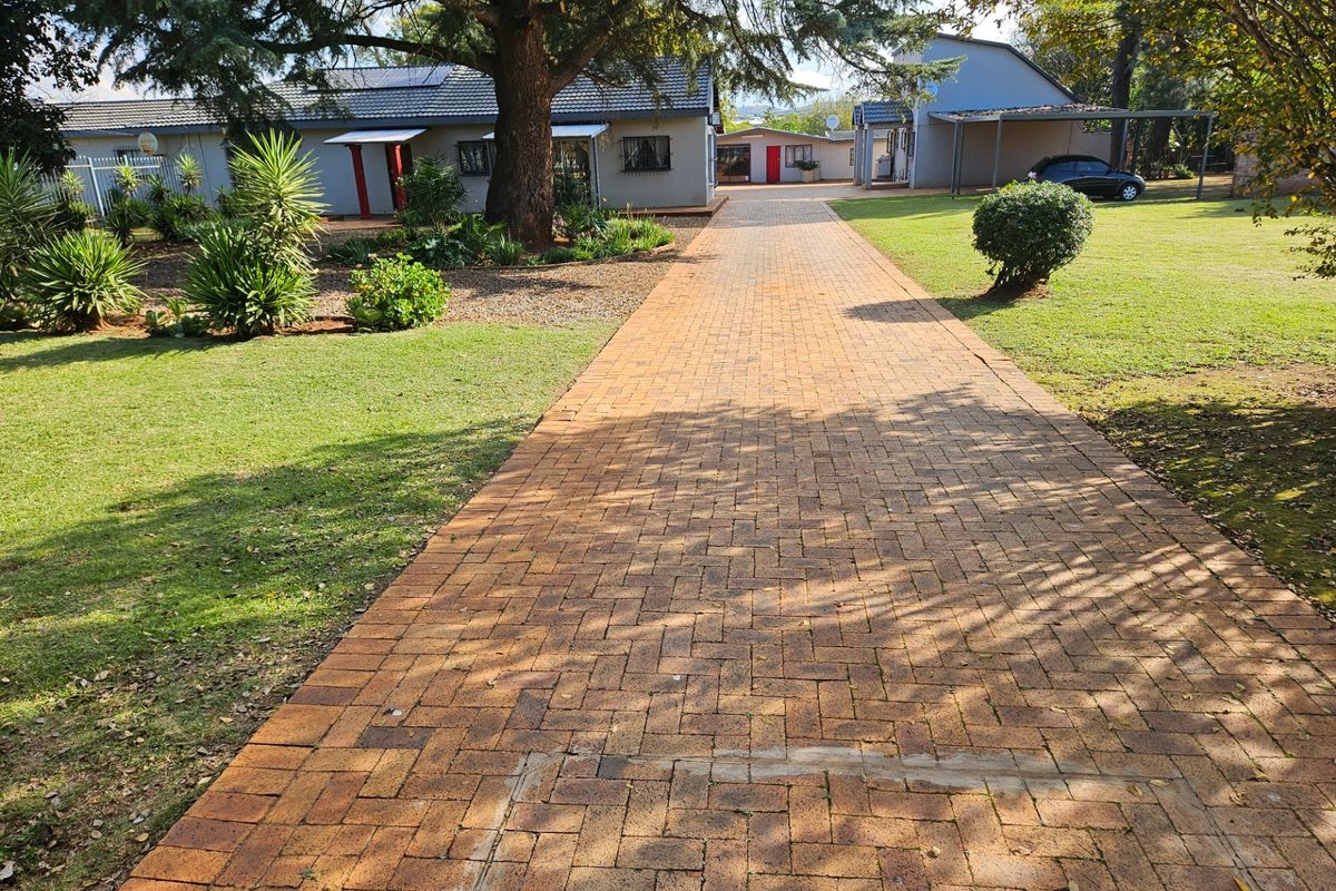 Small Holding For Sale in Raslou AH, Centurion - Photo 3