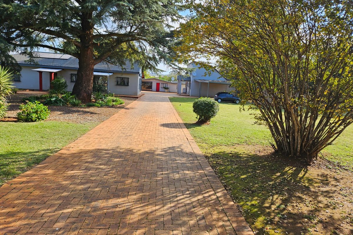 Small Holding For Sale in Raslou AH, Centurion - Photo 4
