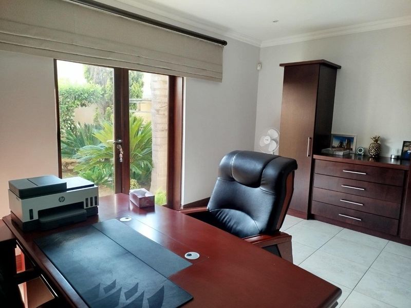 Townhouse To Rent in Sandton - Photo 9