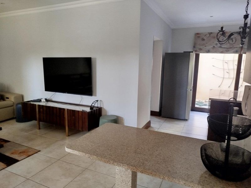 Townhouse To Rent in Sandton - Photo 7