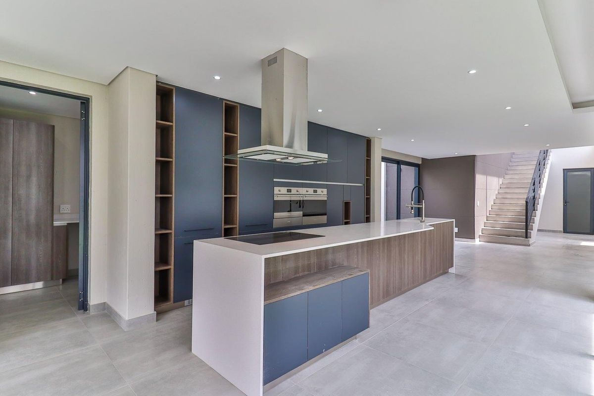 Townhouse To Rent in Sandton - Photo 3