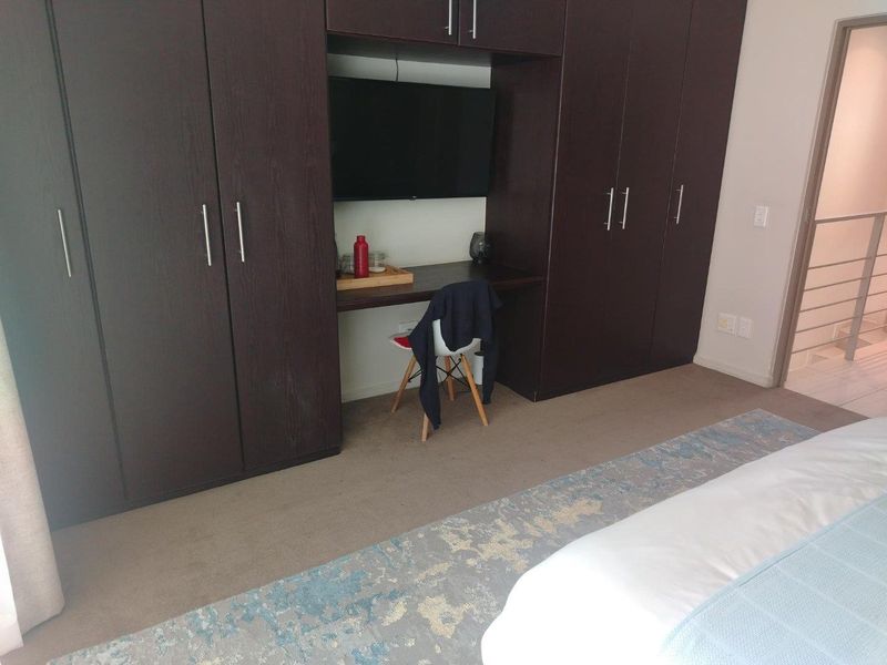 Townhouse To Rent in Parkmore, Sandton - Photo 10