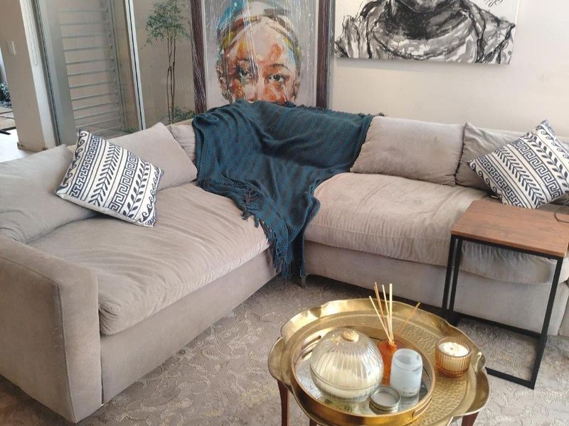 Townhouse To Rent in Parkmore, Sandton - Photo 4