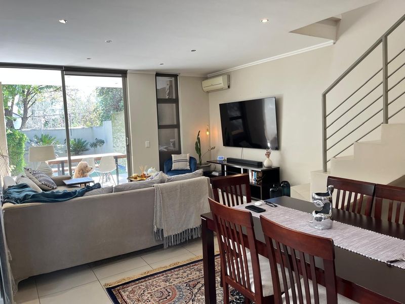 Townhouse To Rent in Parkmore, Sandton - Photo 3