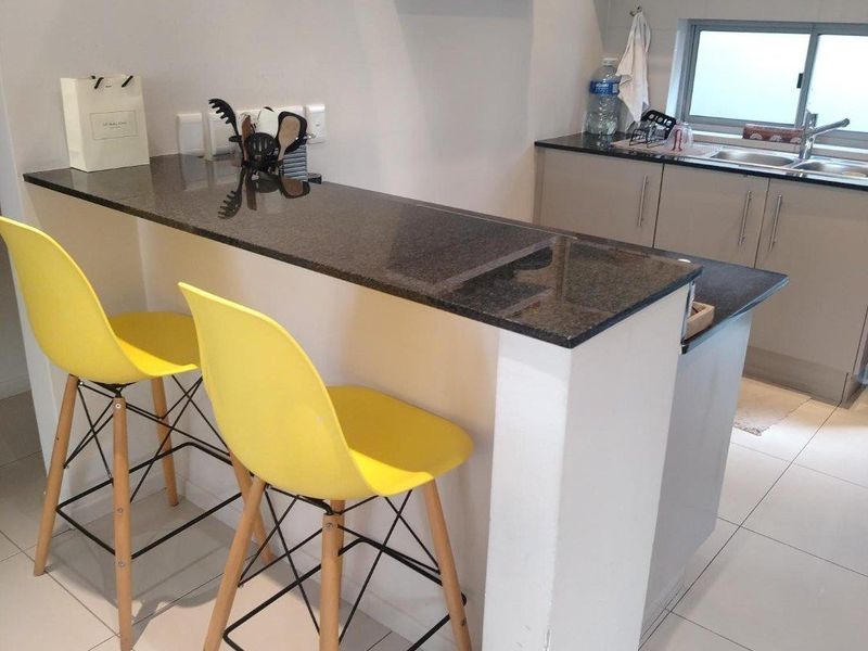 Townhouse To Rent in Parkmore, Sandton - Photo 5