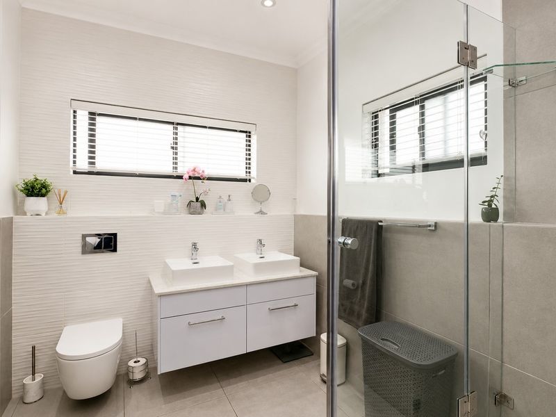 Townhouse For Sale in Vierlanden, Durbanville - Photo 7