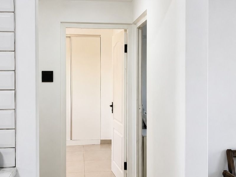 Modern 2-Bedroom Semi-Detached Home with Excellent Value Add Potential - Photo 5