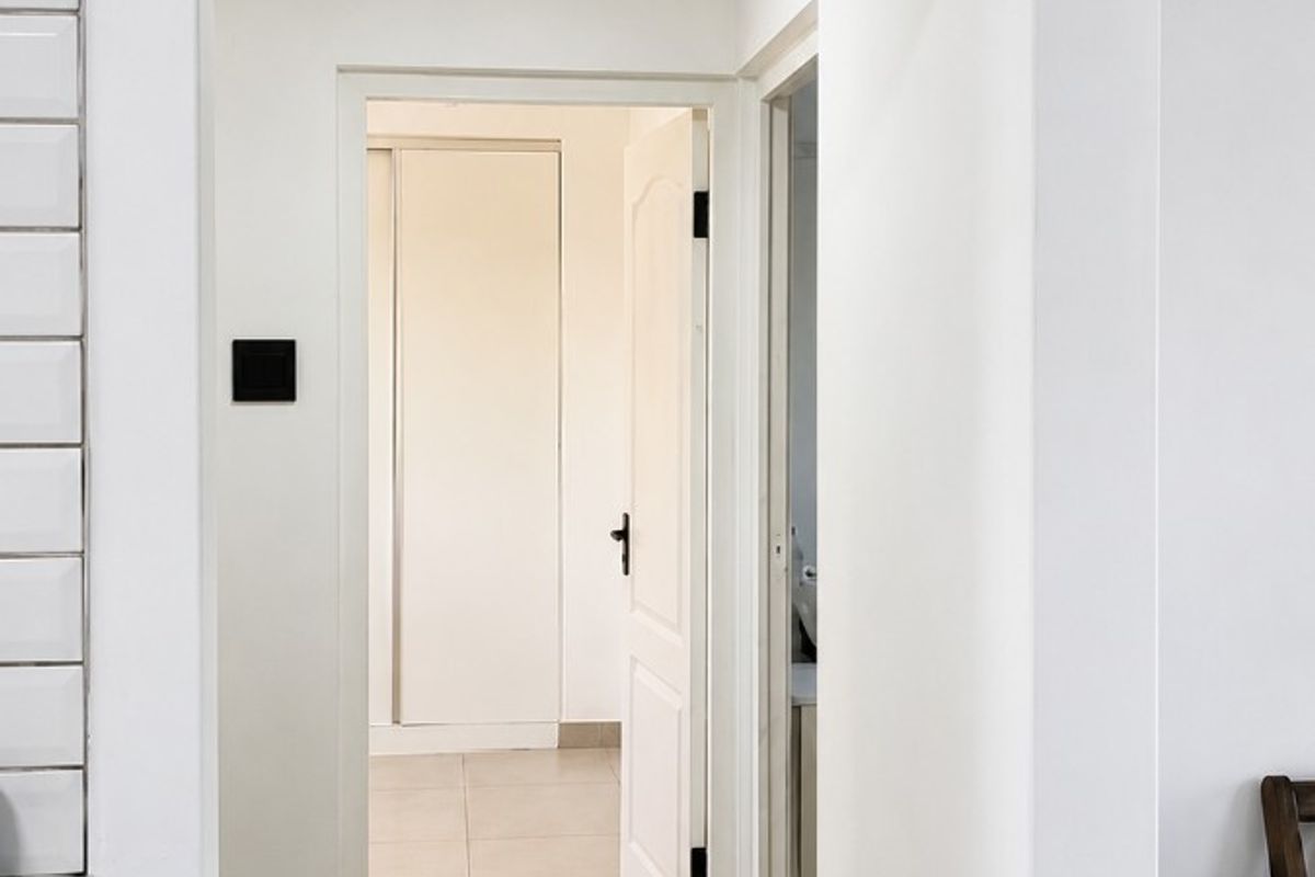 Modern 2-Bedroom Semi-Detached Home with Excellent Value Add Potential - Photo 5