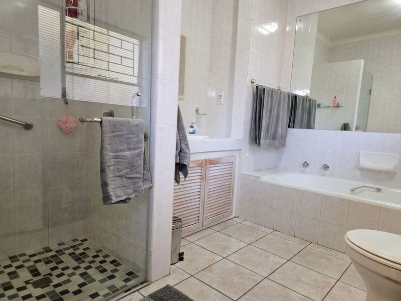 Glen Marais - 4 Bedroom / 2 bath and Study - Photo 9