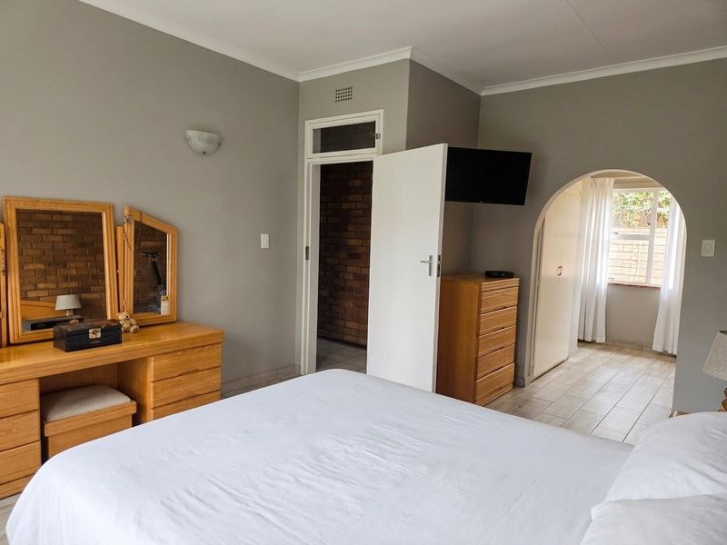 Glen Marais - 4 Bedroom / 2 bath and Study - Photo 8