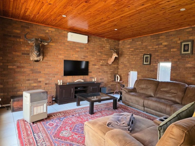 Glen Marais - 4 Bedroom / 2 bath and Study - Photo 6