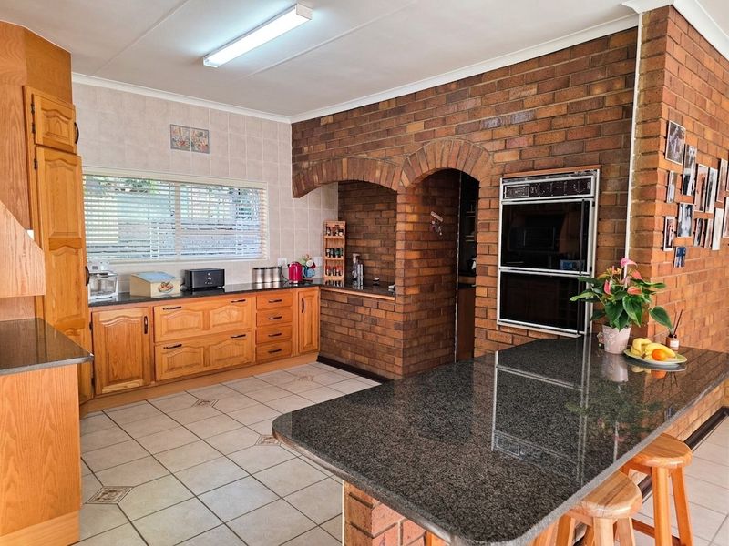 Glen Marais - 4 Bedroom / 2 bath and Study - Photo 3