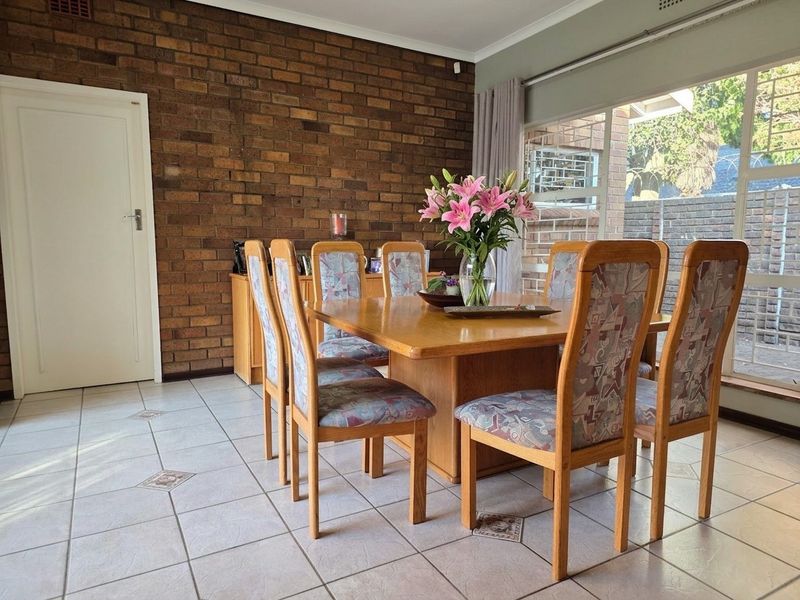 Glen Marais - 4 Bedroom / 2 bath and Study - Photo 5