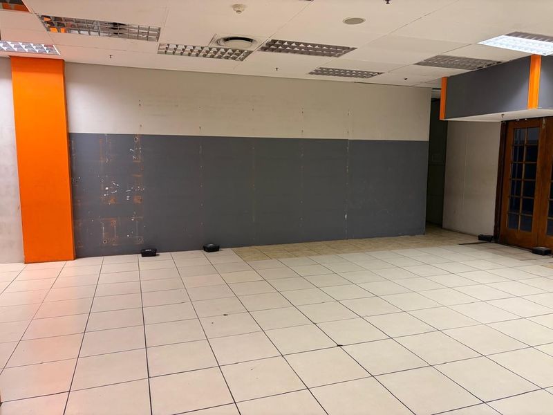 Retail Space To Rent in Cape Town City Centre, Cape Town - Photo 4