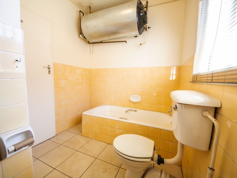 Spacious 3 Bedroom Apartment To Rent with Private Garden - Photo 10