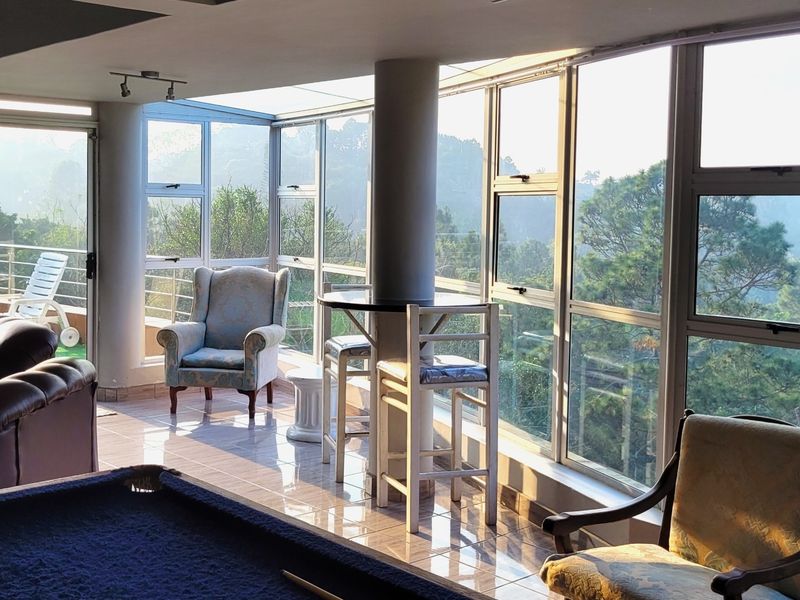 "8 Bedroom Coastal Home with 3 Flats, Borehole and Spectacular Sea Views" - Photo 6