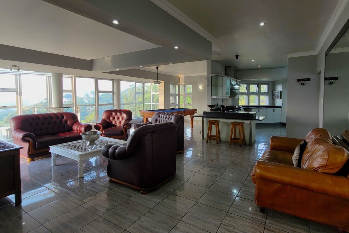 "8 Bedroom Coastal Home with 3 Flats, Borehole and Spectacular Sea Views" - Photo 3