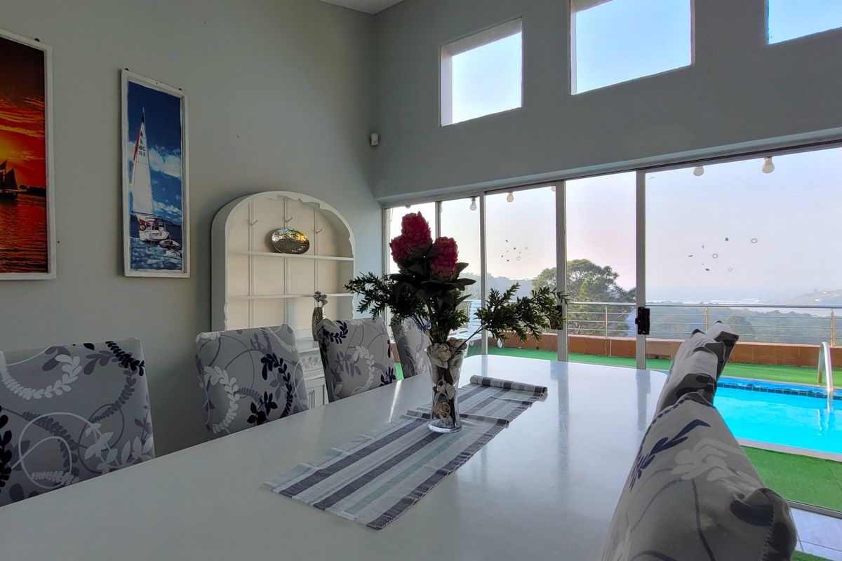 "8 Bedroom Coastal Home with 3 Flats, Borehole and Spectacular Sea Views" - Photo 5