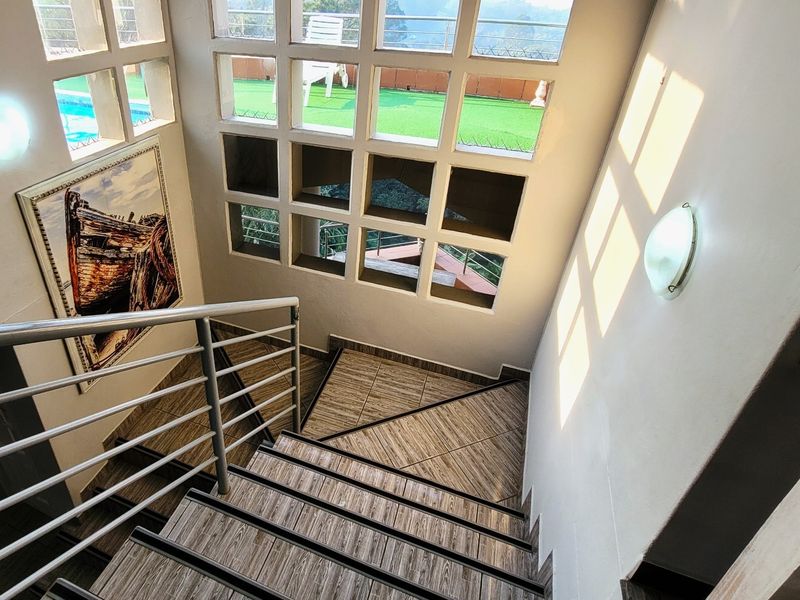 "8 Bedroom Coastal Home with 3 Flats, Borehole and Spectacular Sea Views" - Photo 10