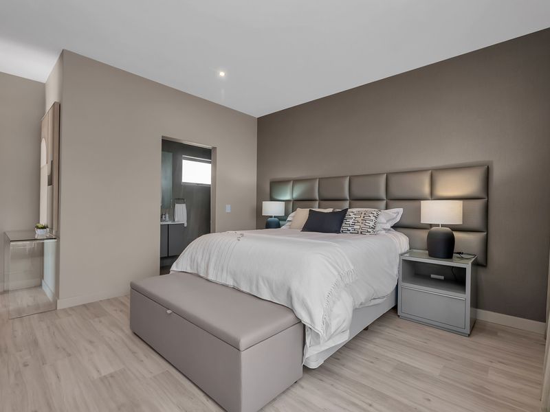 Luxury Fully Furnished 3-Bedroom 3,5 Bath Home - Photo 7