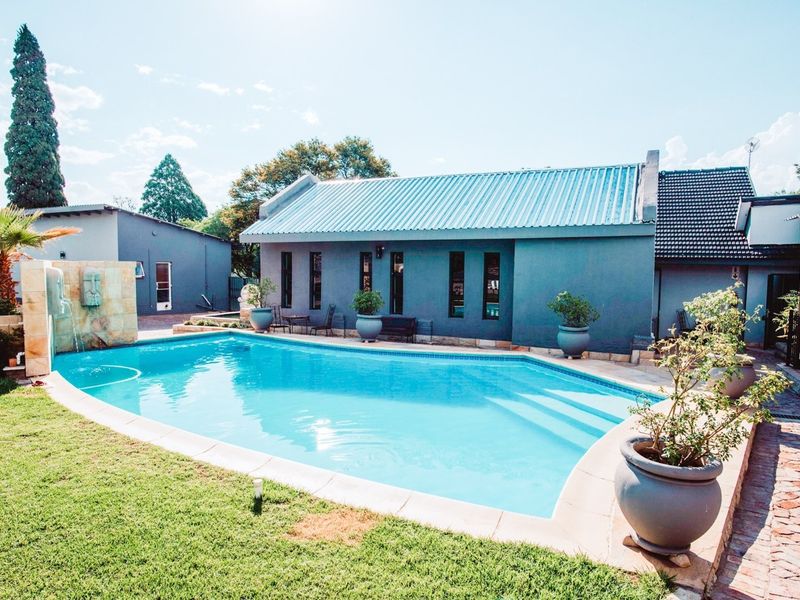 Guest House For Sale in Panorama, Kroonstad - Photo 6