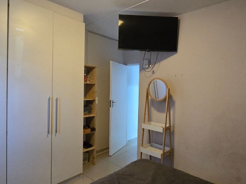 Apartment For Sale in Gordons Bay Central, Gordons Bay - Photo 8