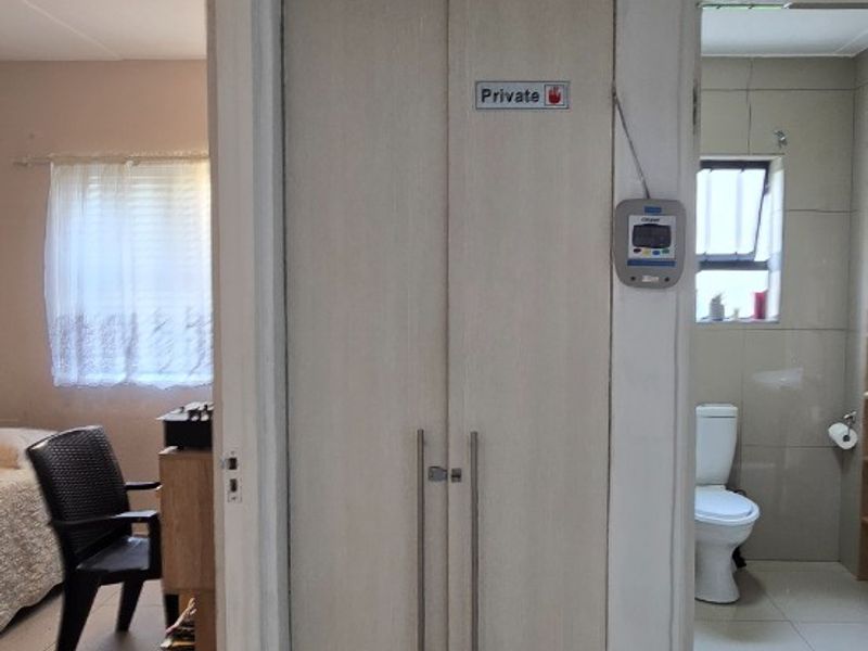 Apartment For Sale in Gordons Bay Central, Gordons Bay - Photo 9