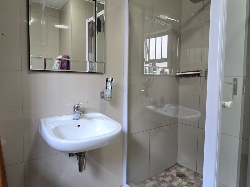 Apartment For Sale in Gordons Bay Central, Gordons Bay - Photo 6