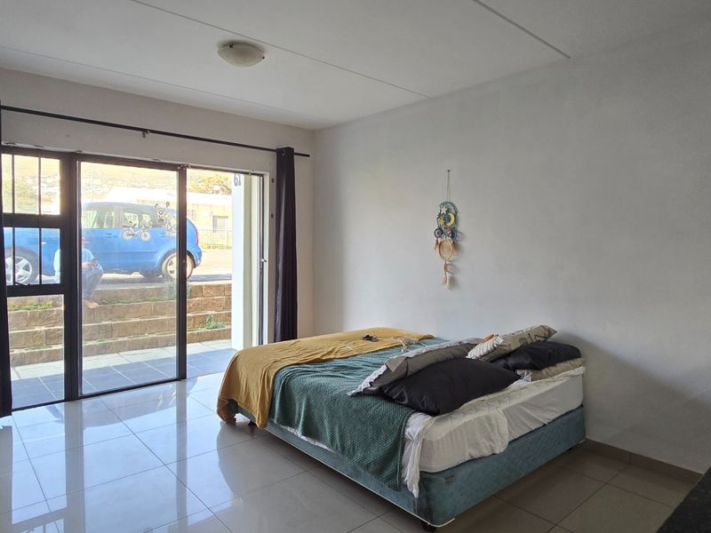 Apartment For Sale in Gordons Bay Central, Gordons Bay - Photo 5