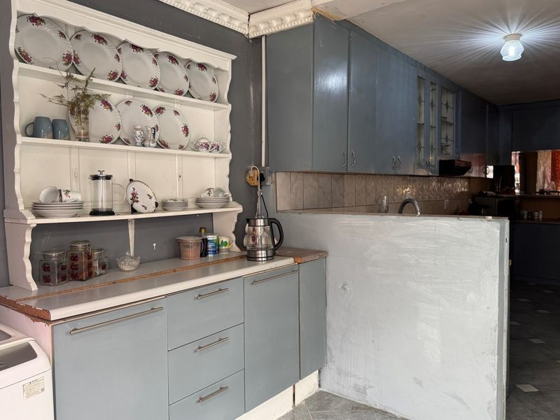 Spacious Home with Income Potential in Malibu Village! - Photo 8