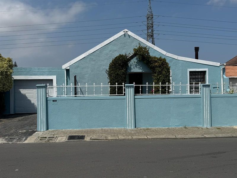 Spacious Home with Income Potential in Malibu Village! - Photo 3