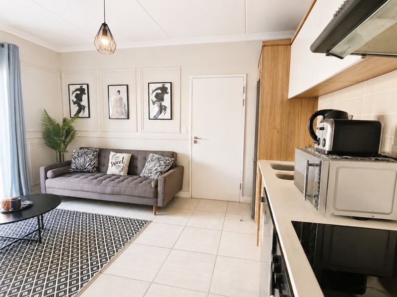 Luxury Fully Furnished Unit  |  1 Bedroom Rental Apartment | The Blyde Crystal Lagoon - Photo 7