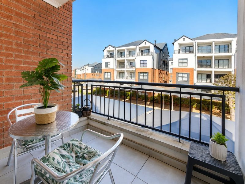 Luxury Fully Furnished Unit  |  1 Bedroom Rental Apartment | The Blyde Crystal Lagoon - Photo 10