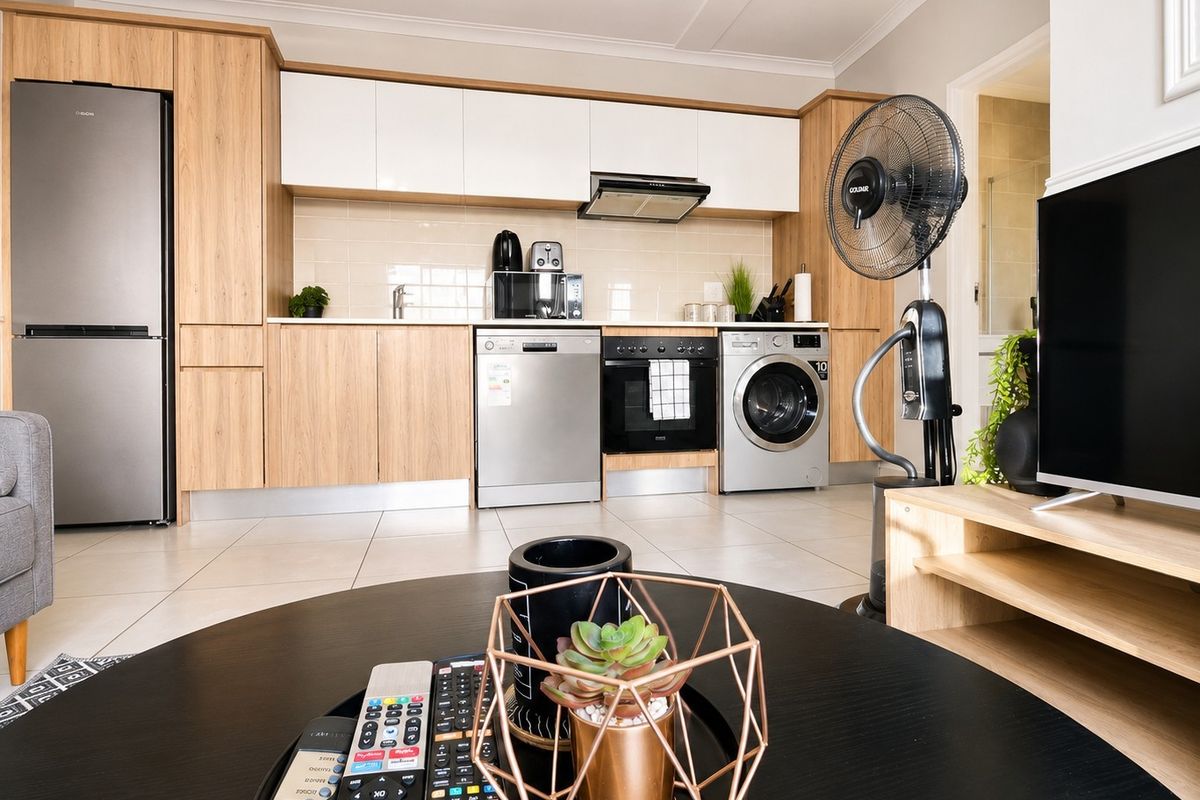 Luxury Fully Furnished Unit  |  1 Bedroom Rental Apartment | The Blyde Crystal Lagoon - Photo 5