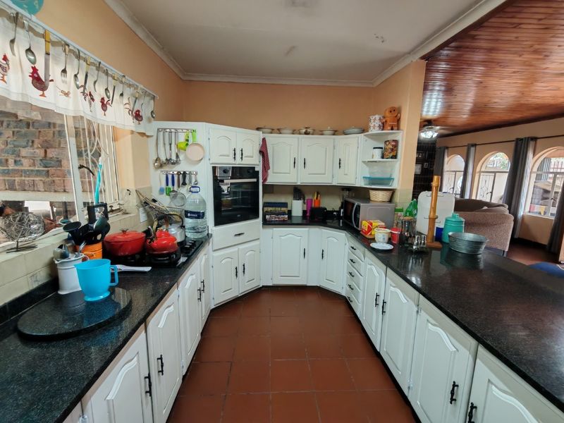 3-Bedroom Family Home in Bela Bela for sale - Photo 10
