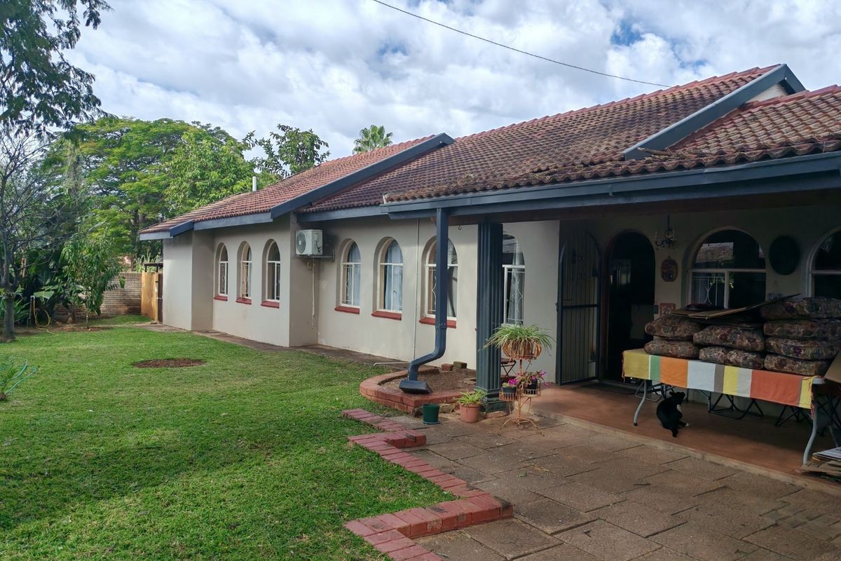 3-Bedroom Family Home in Bela Bela for sale - Photo 2