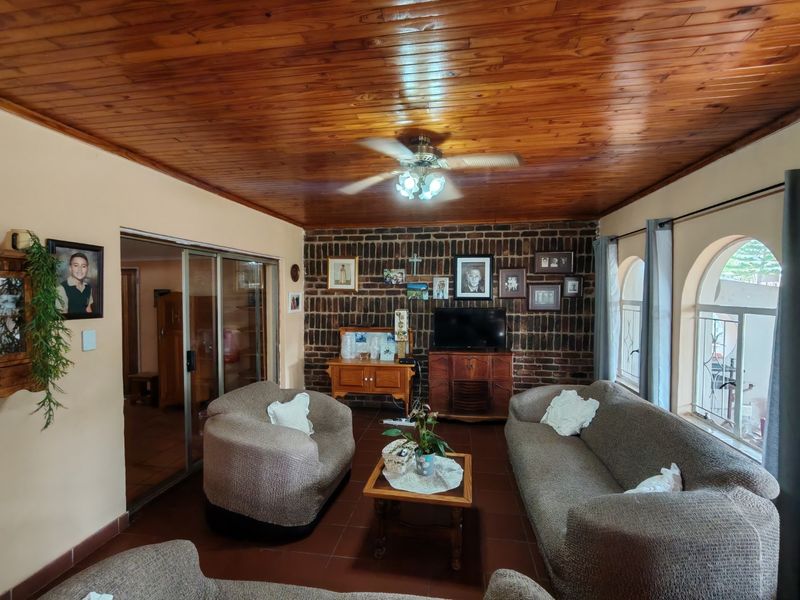3-Bedroom Family Home in Bela Bela for sale - Photo 4